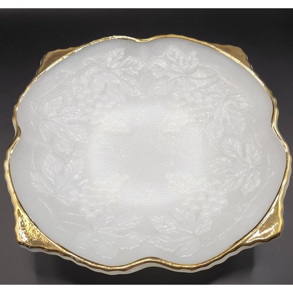 Anchor Hocking Dining Vintage Anchor Hocking Milk Glass Grape Leaf